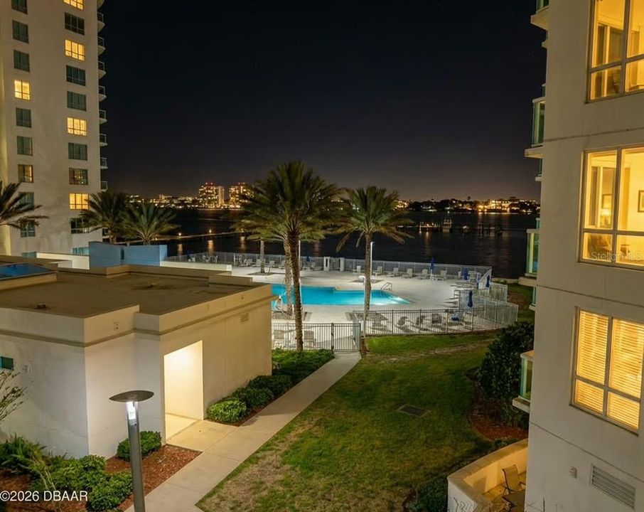 For Sale: $249,888 (2 beds, 2 baths, 1832 Square Feet)