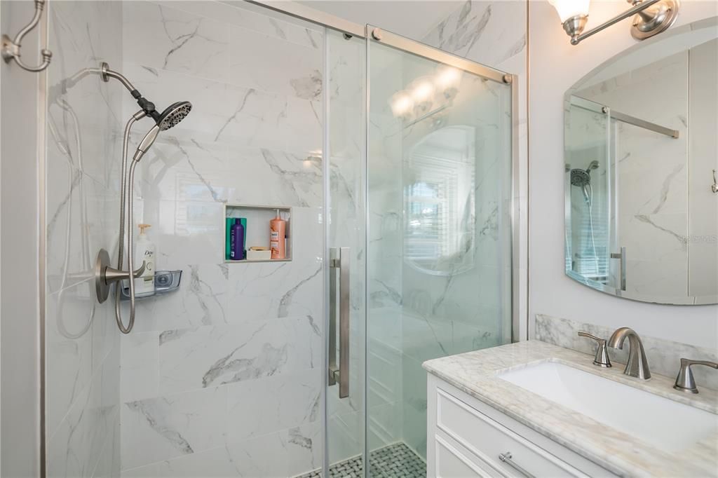 Activo con contrato: $785,000 (2 camas, 2 baños, 1413 Pies cuadrados)