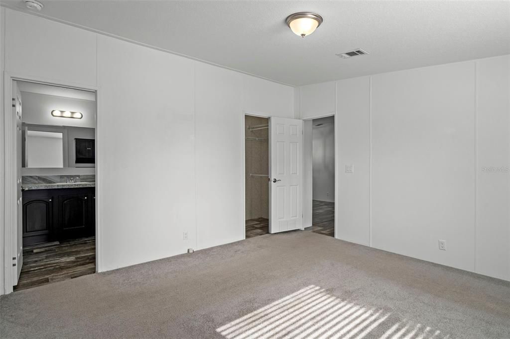 Active With Contract: $225,000 (3 beds, 2 baths, 1120 Square Feet)