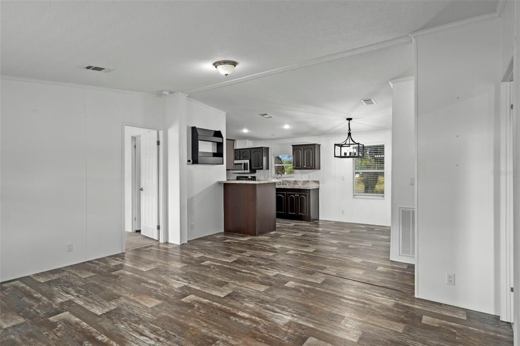 Active With Contract: $225,000 (3 beds, 2 baths, 1120 Square Feet)