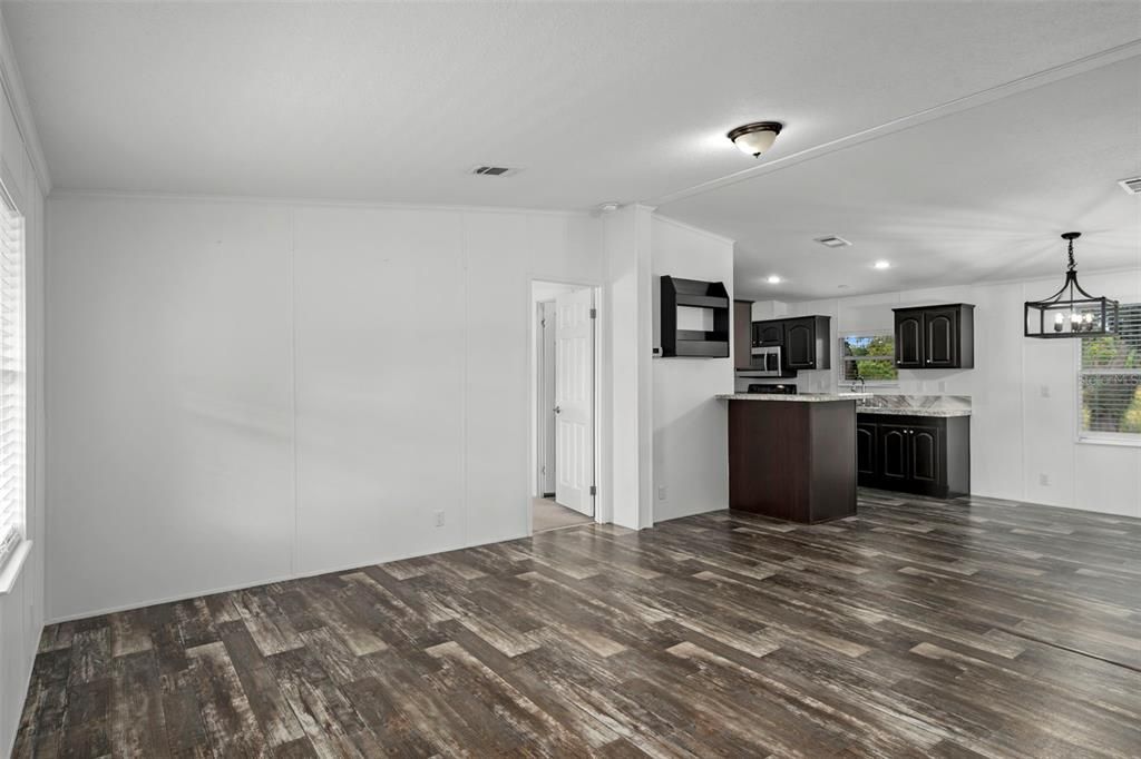Active With Contract: $225,000 (3 beds, 2 baths, 1120 Square Feet)