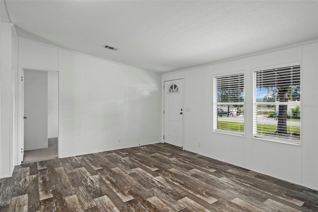 Active With Contract: $225,000 (3 beds, 2 baths, 1120 Square Feet)