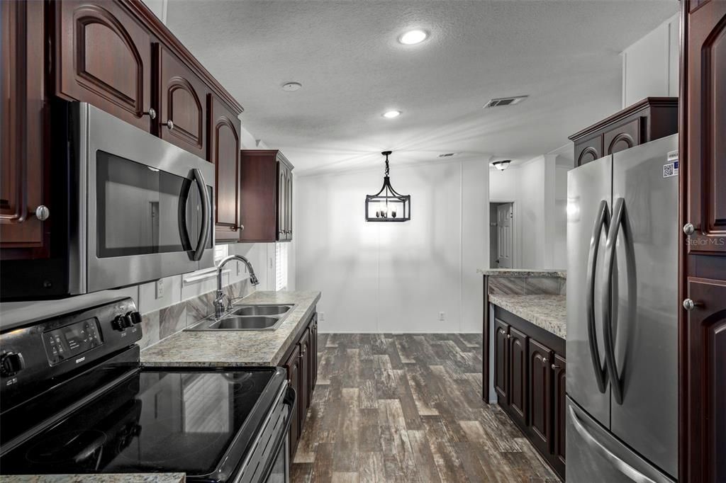 Active With Contract: $225,000 (3 beds, 2 baths, 1120 Square Feet)