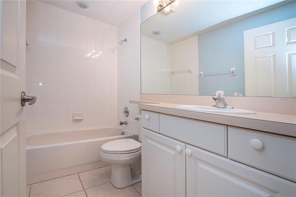 Active With Contract: $239,000 (2 beds, 2 baths, 1320 Square Feet)