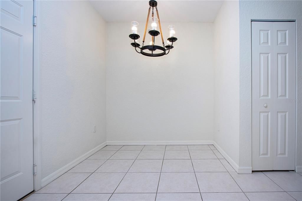 Active With Contract: $239,000 (2 beds, 2 baths, 1320 Square Feet)