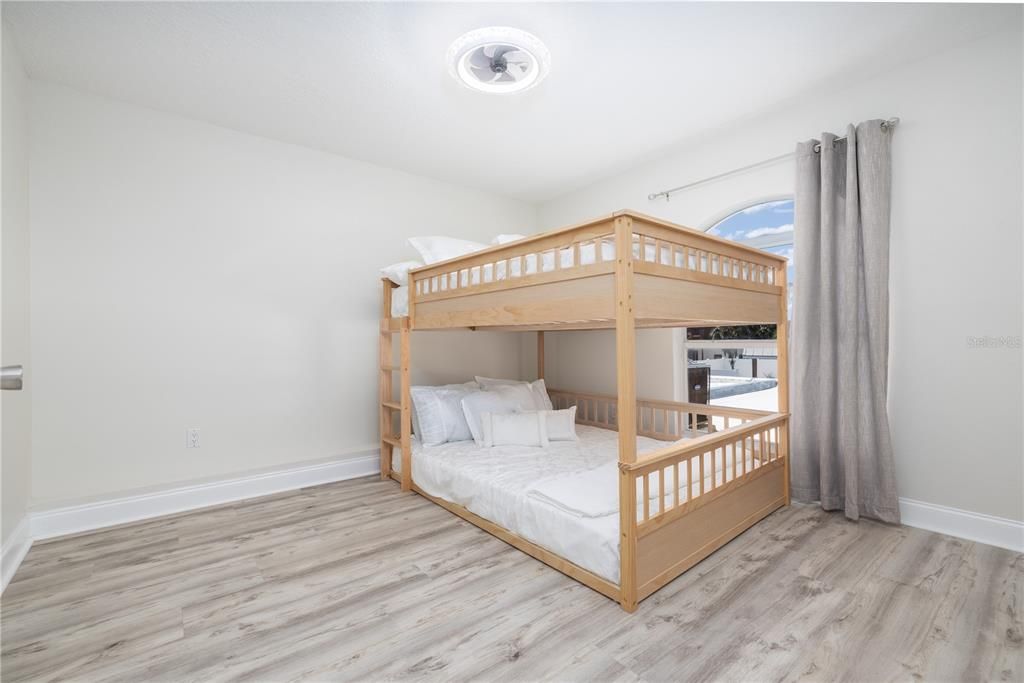 На продажу: $799,000 (3 спален, 2 ванн, 2216 Квадратных фут)