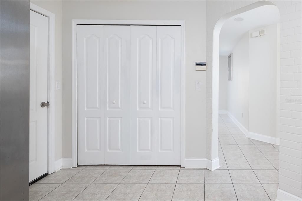 На продажу: $799,000 (3 спален, 2 ванн, 2216 Квадратных фут)