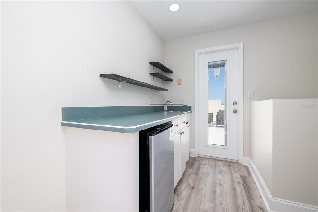 На продажу: $799,000 (3 спален, 2 ванн, 2216 Квадратных фут)