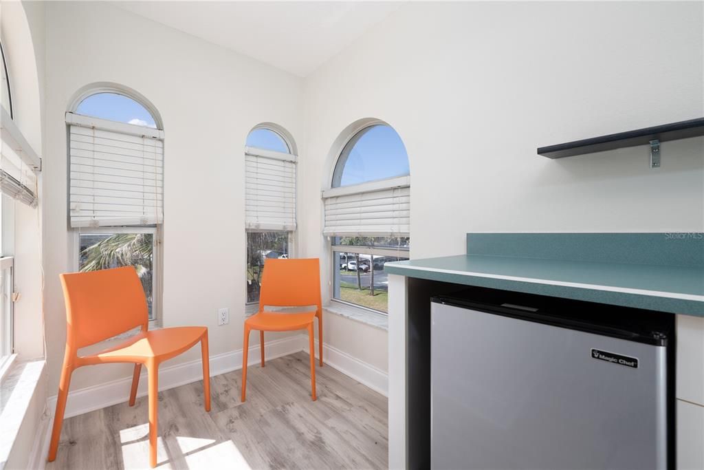 На продажу: $799,000 (3 спален, 2 ванн, 2216 Квадратных фут)