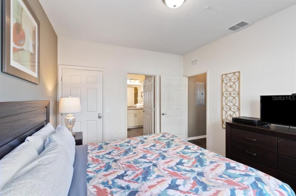 Active With Contract: $1,950 (4 beds, 3 baths, 1694 Square Feet)