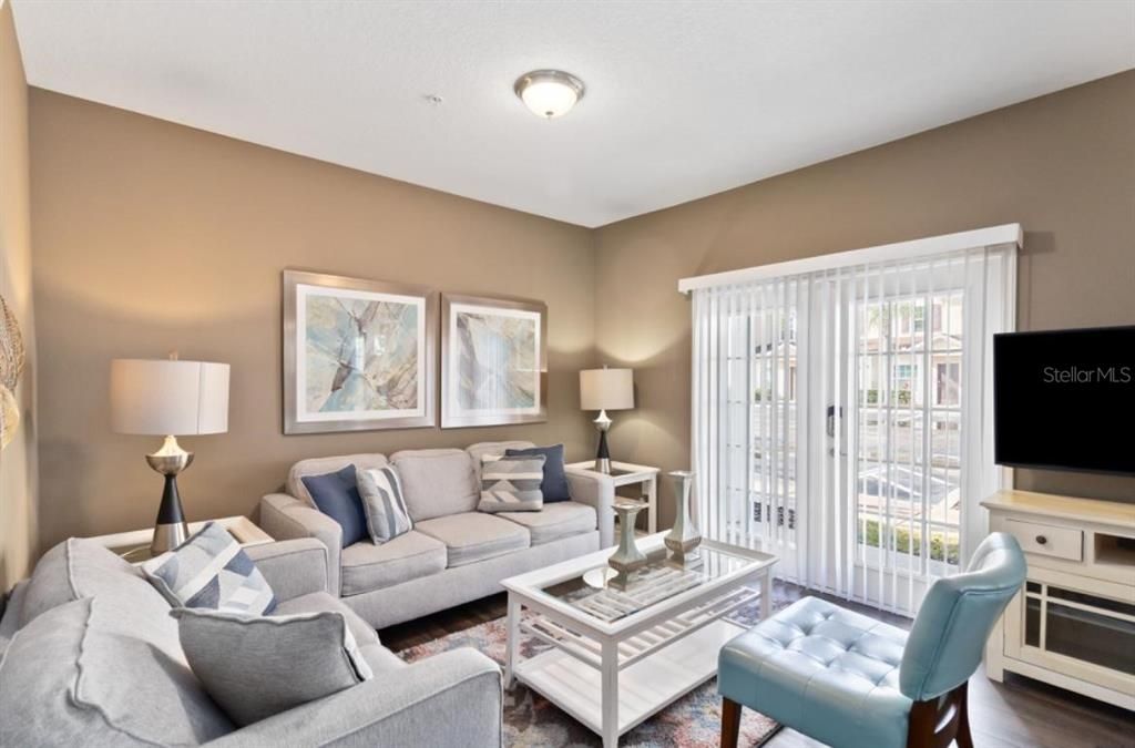 Active With Contract: $1,950 (4 beds, 3 baths, 1694 Square Feet)