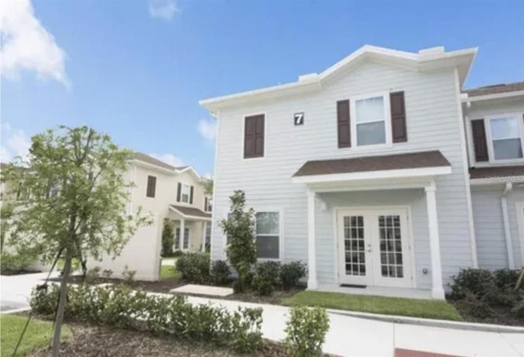 Active With Contract: $1,950 (4 beds, 3 baths, 1694 Square Feet)