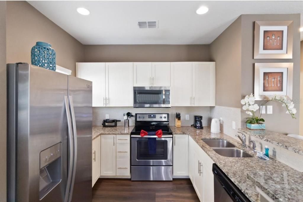 Active With Contract: $1,950 (4 beds, 3 baths, 1694 Square Feet)