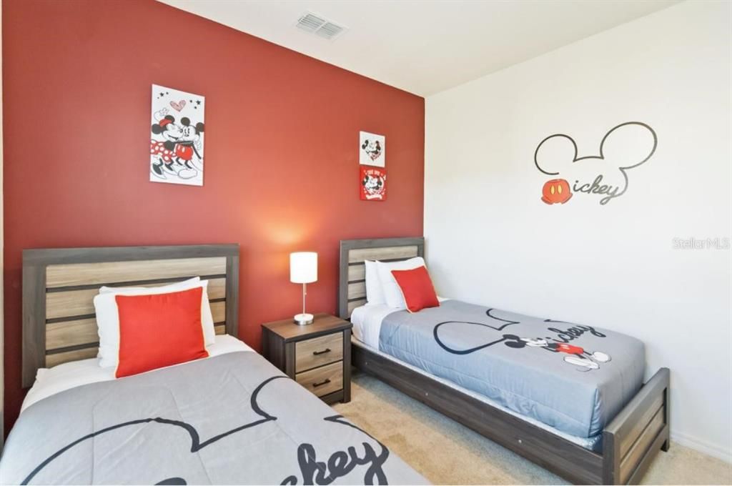 Active With Contract: $1,950 (4 beds, 3 baths, 1694 Square Feet)