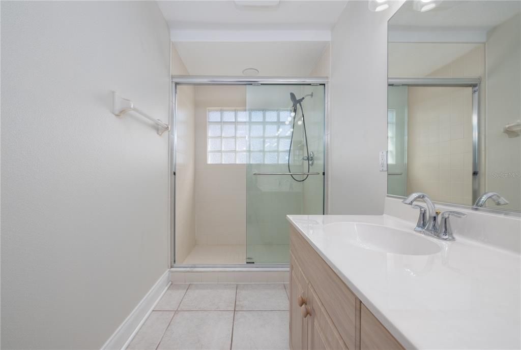 На продажу: $779,000 (3 спален, 2 ванн, 1996 Квадратных фут)