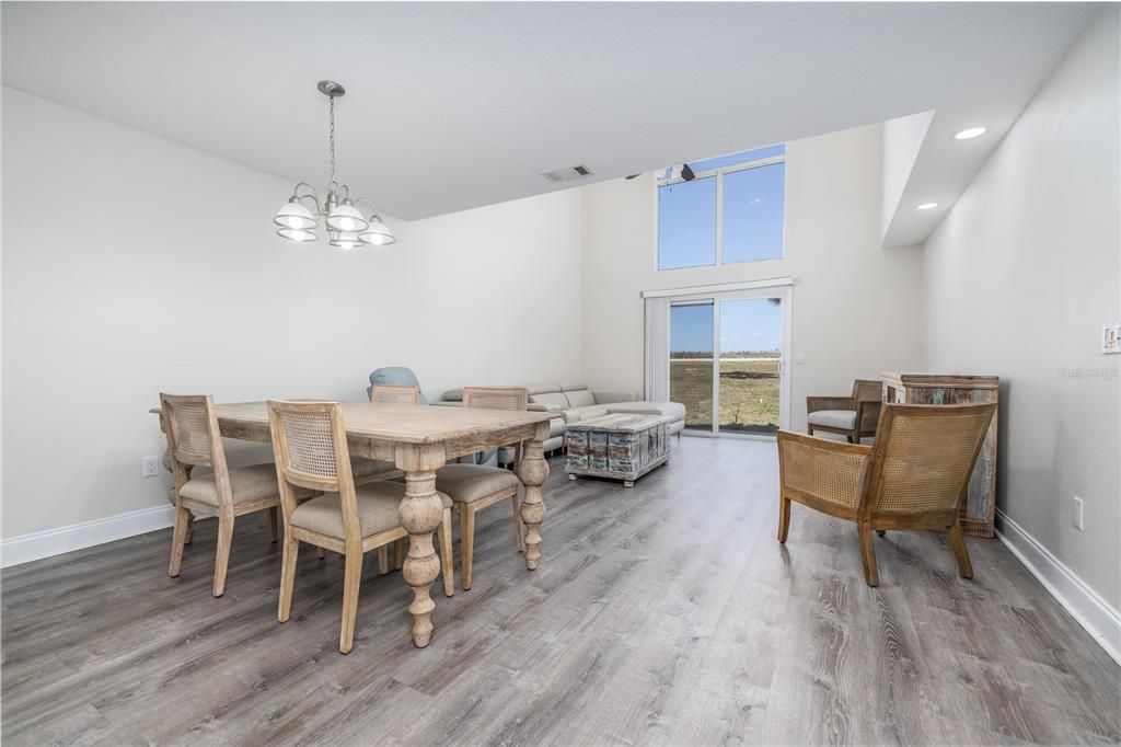 На продажу: $779,000 (3 спален, 2 ванн, 1996 Квадратных фут)