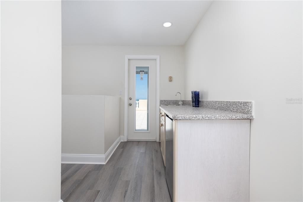 На продажу: $779,000 (3 спален, 2 ванн, 1996 Квадратных фут)