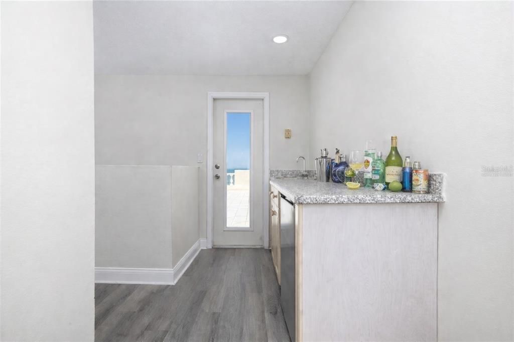 На продажу: $779,000 (3 спален, 2 ванн, 1996 Квадратных фут)