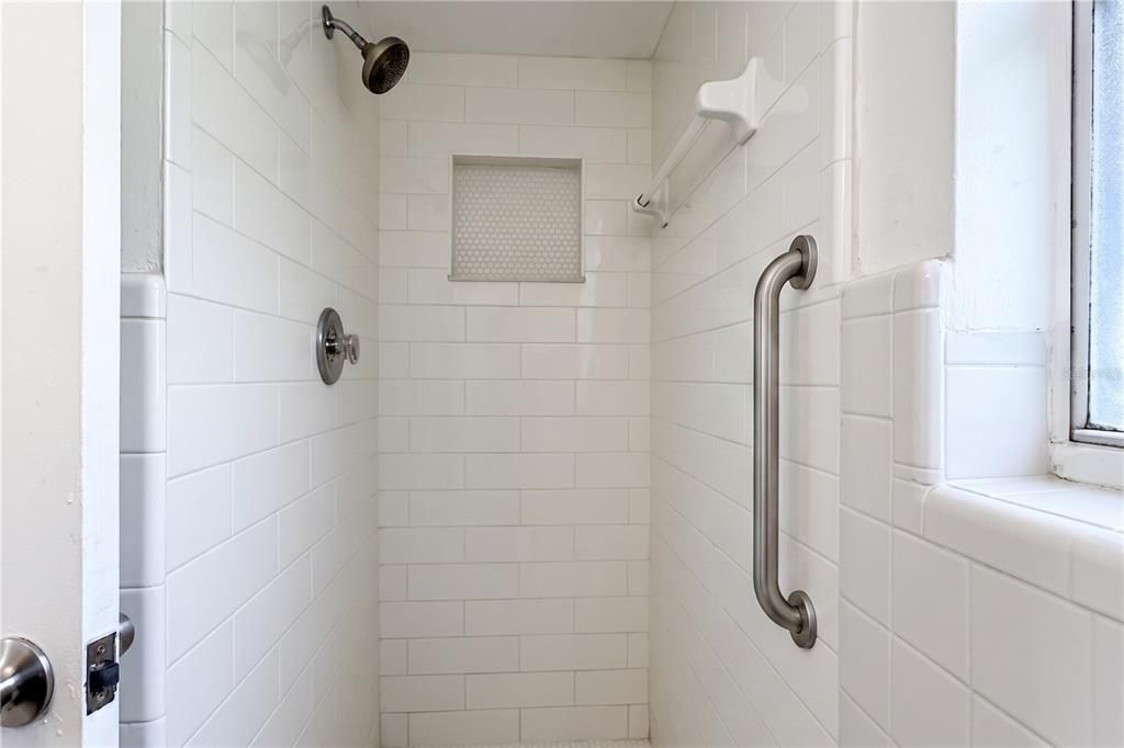 For Sale: $549,900 (6 beds, 0 baths, 2018 Square Feet)