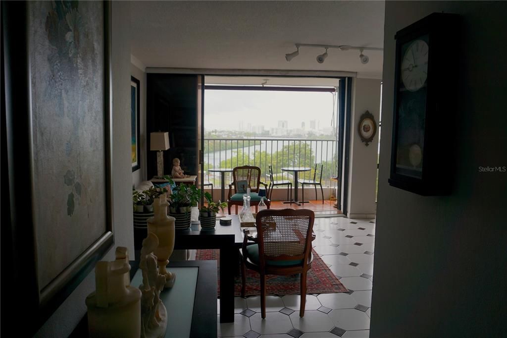 На продажу: $499,000 (2 спален, 1 ванн, 817 Квадратных фут)