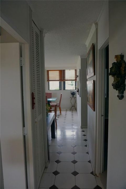 На продажу: $499,000 (2 спален, 1 ванн, 817 Квадратных фут)