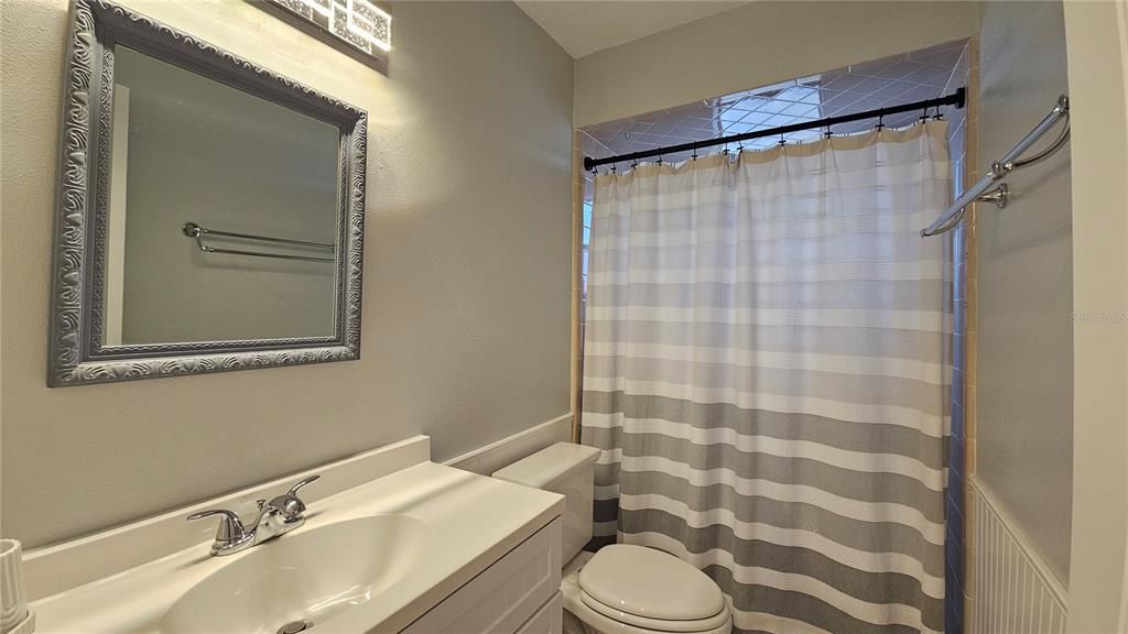 Activo con contrato: $1,299,900 (4 camas, 4 baños, 2130 Pies cuadrados)