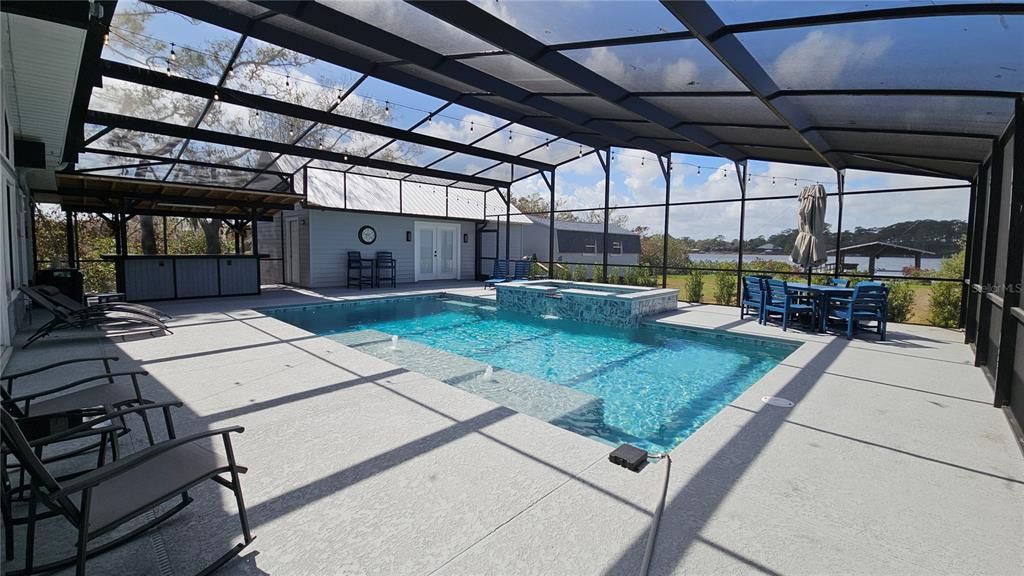 Activo con contrato: $1,299,900 (4 camas, 4 baños, 2130 Pies cuadrados)