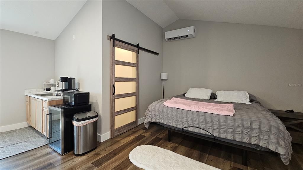 Activo con contrato: $1,299,900 (4 camas, 4 baños, 2130 Pies cuadrados)