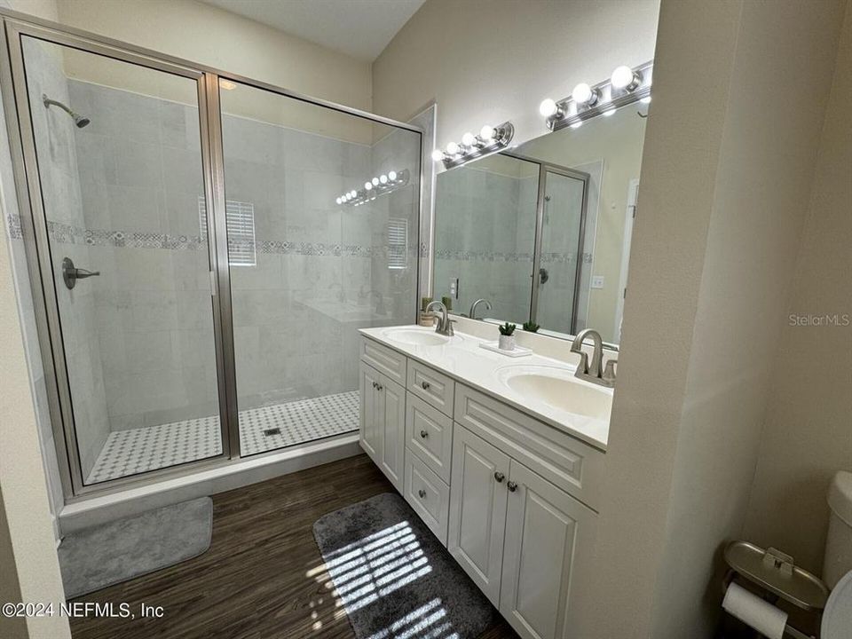 For Sale: $329,999 (3 beds, 2 baths, 1472 Square Feet)