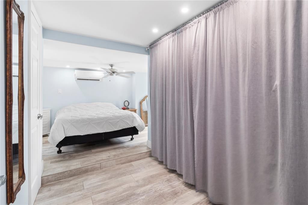 На продажу: $349,900 (2 спален, 2 ванн, 636 Квадратных фут)