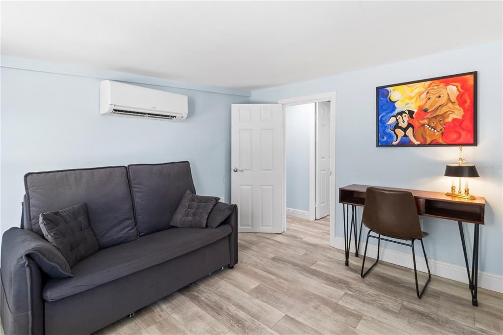 На продажу: $349,900 (2 спален, 2 ванн, 636 Квадратных фут)