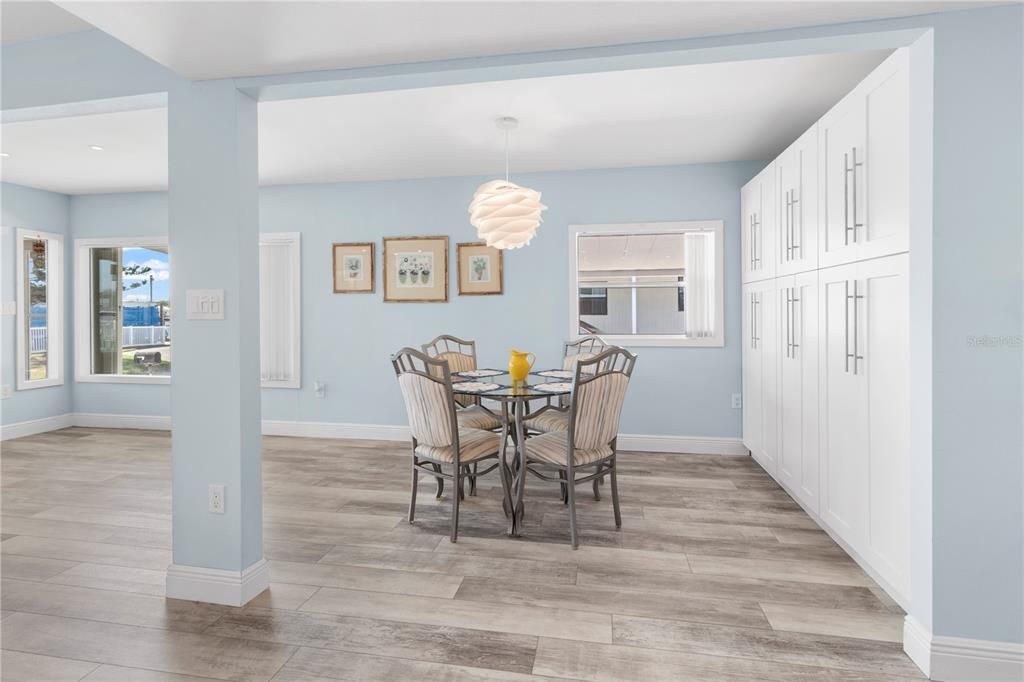 На продажу: $349,900 (2 спален, 2 ванн, 636 Квадратных фут)