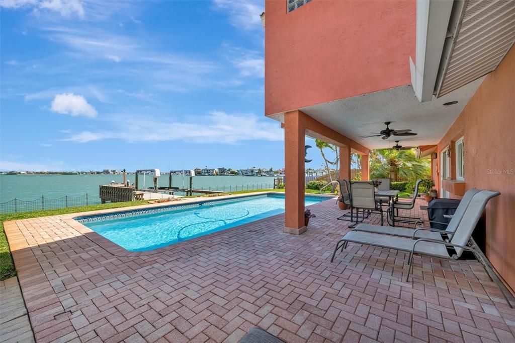 Active With Contract: $1,875,000 (4 beds, 3 baths, 2861 Square Feet)