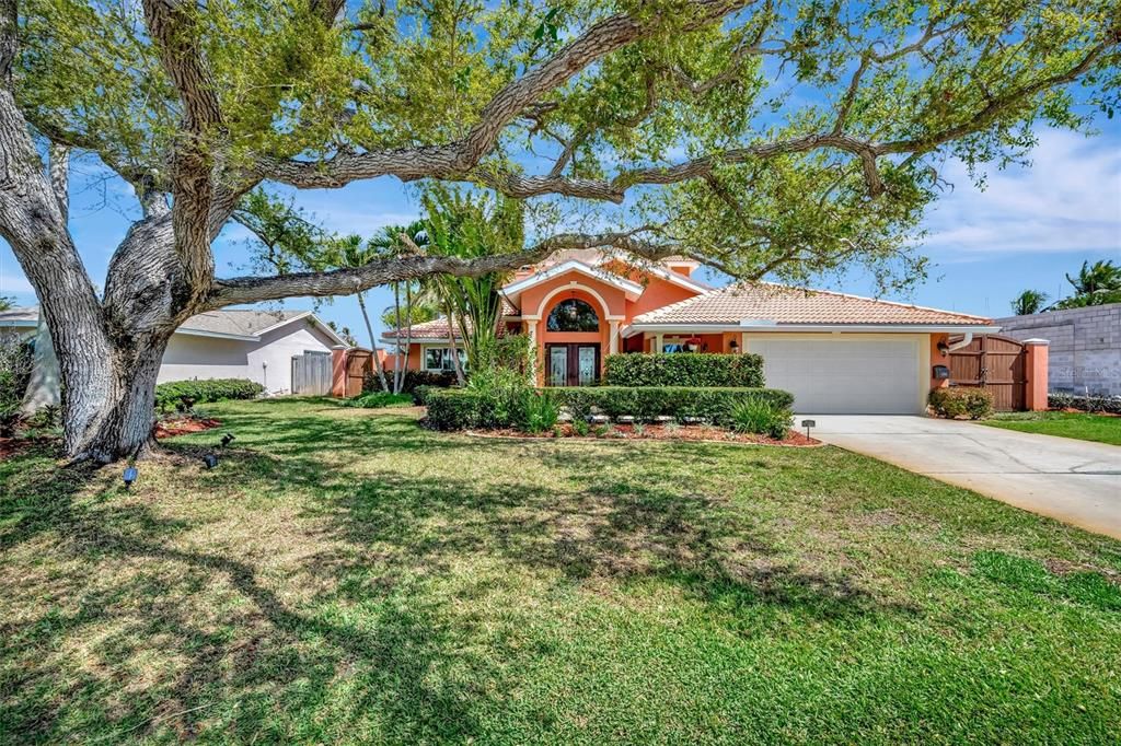 Active With Contract: $1,875,000 (4 beds, 3 baths, 2861 Square Feet)