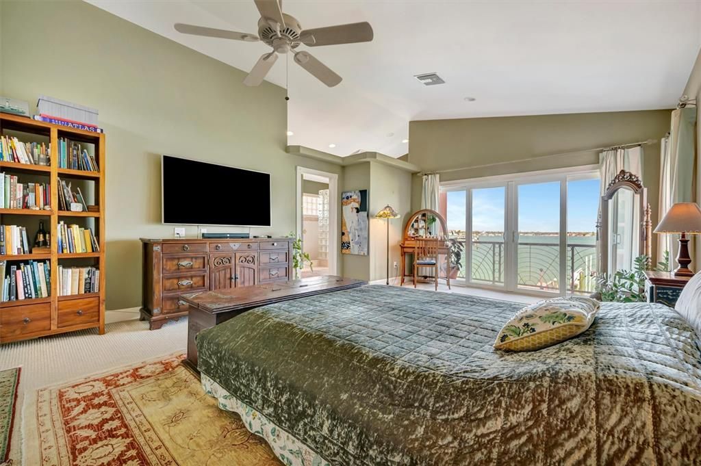 Active With Contract: $1,875,000 (4 beds, 3 baths, 2861 Square Feet)