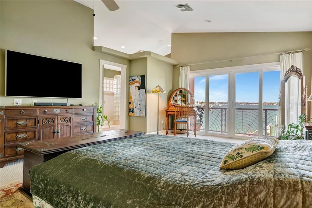 Active With Contract: $1,875,000 (4 beds, 3 baths, 2861 Square Feet)