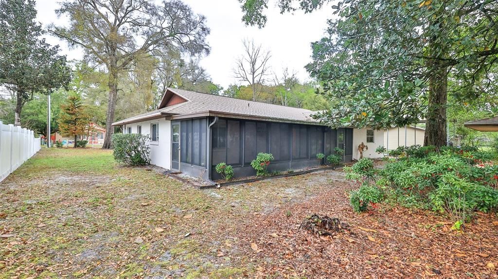 Active With Contract: $299,000 (2 beds, 2 baths, 1343 Square Feet)