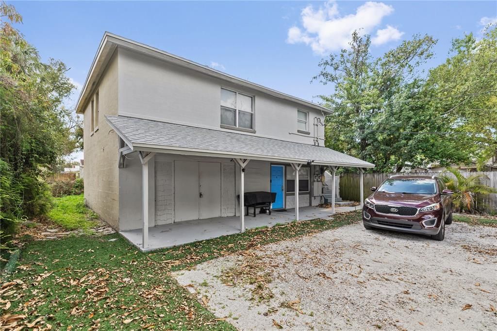 Active With Contract: $1,549 (2 beds, 1 baths, 915 Square Feet)