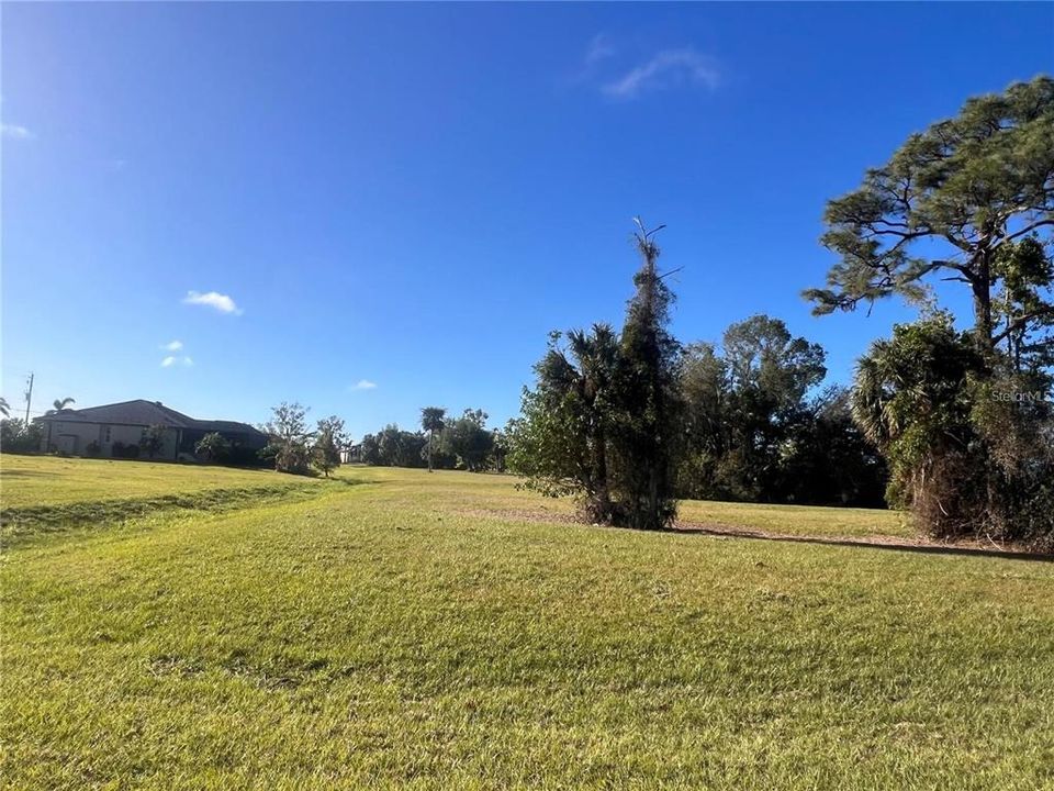 На продажу: $34,000 (0.22 acres)