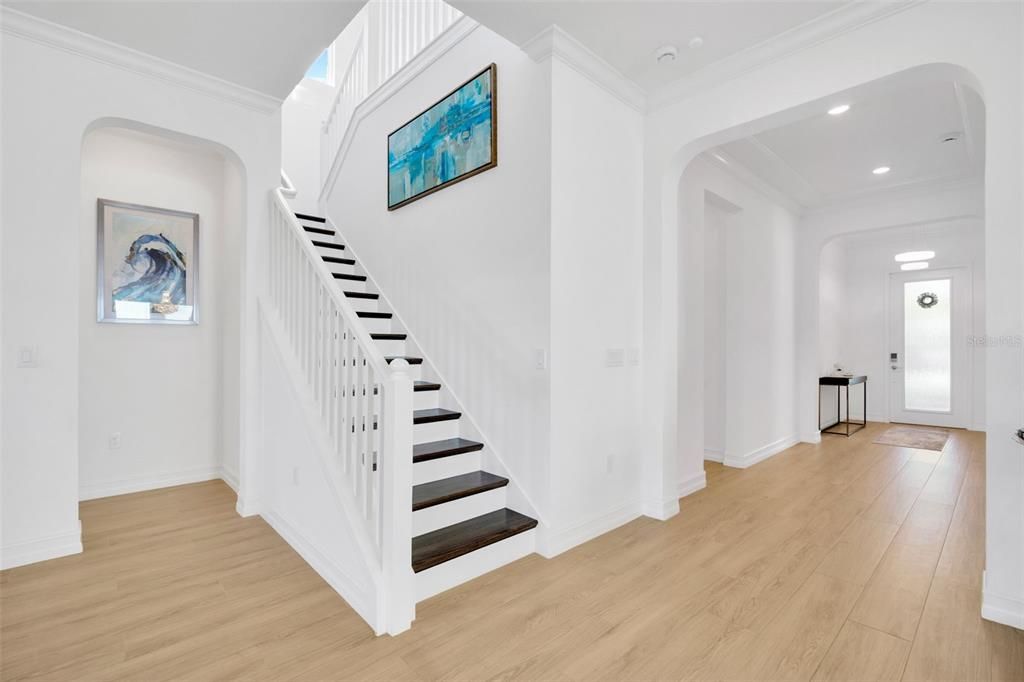 Activo con contrato: $989,000 (4 camas, 3 baños, 3292 Pies cuadrados)
