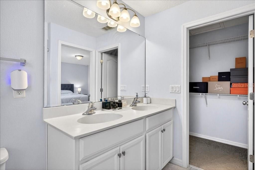 For Sale: $250,500 (3 beds, 2 baths, 1288 Square Feet)