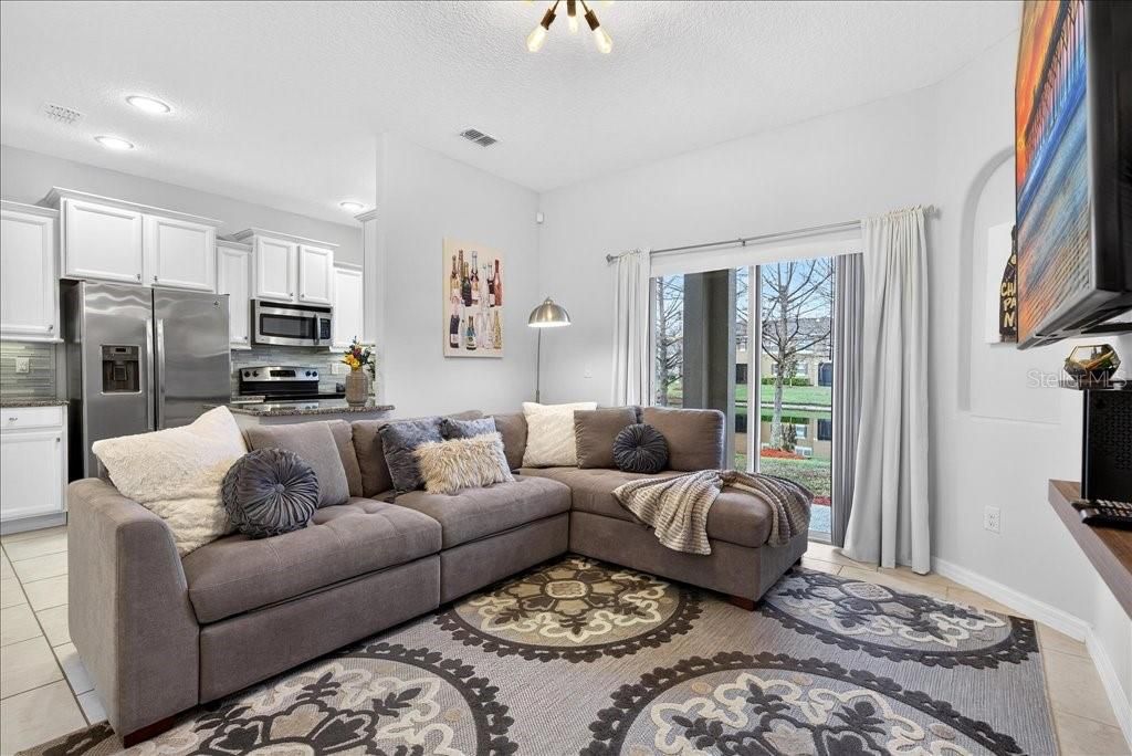 For Sale: $250,500 (3 beds, 2 baths, 1288 Square Feet)