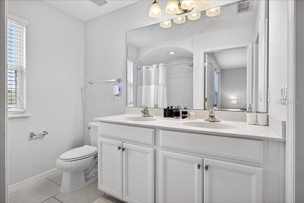 For Sale: $250,500 (3 beds, 2 baths, 1288 Square Feet)