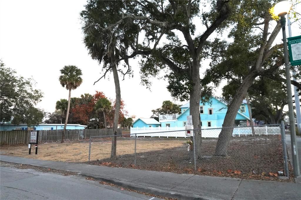 En Venta: $495,000 (0.20 acres)
