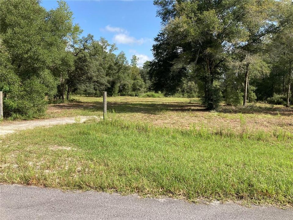 En Venta: $140,000 (3.74 acres)