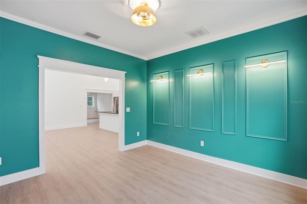 En Venta: $549,900 (3 camas, 2 baños, 2346 Pies cuadrados)