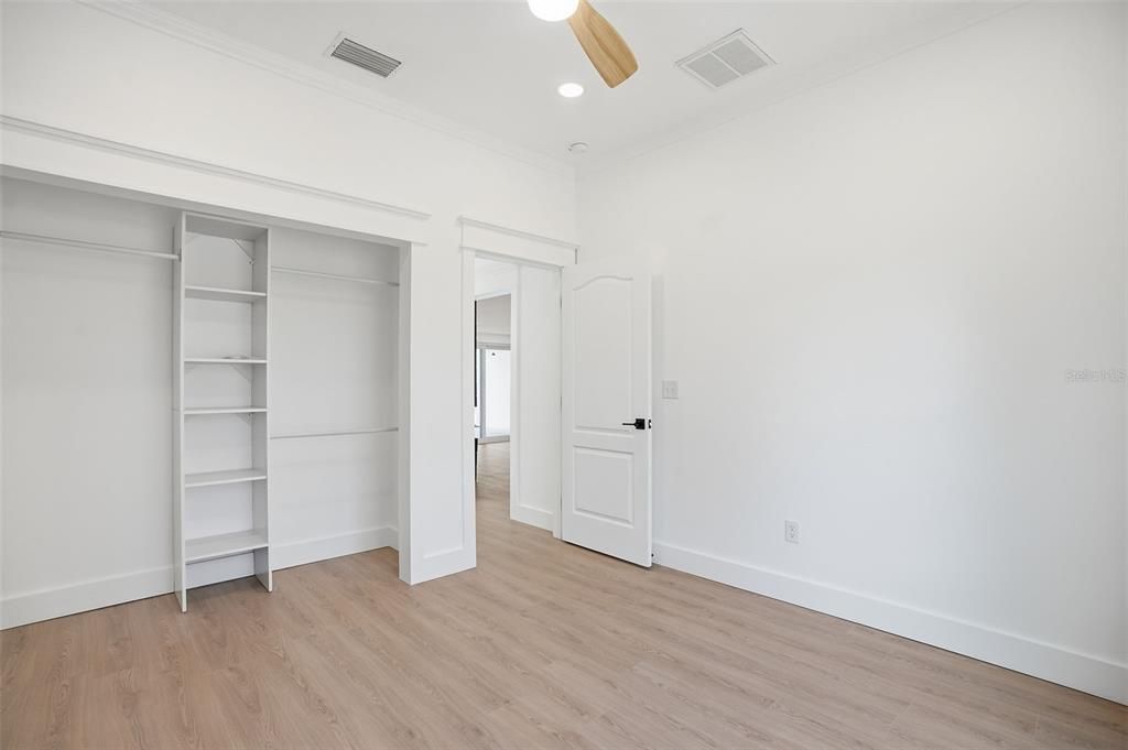 En Venta: $549,900 (3 camas, 2 baños, 2346 Pies cuadrados)