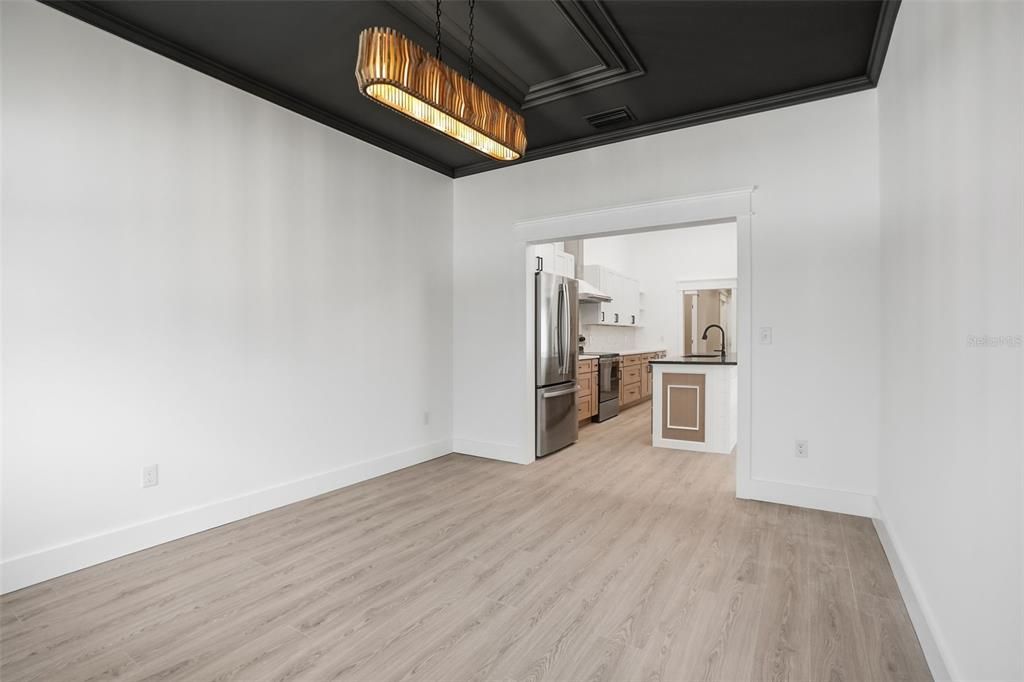 En Venta: $549,900 (3 camas, 2 baños, 2346 Pies cuadrados)