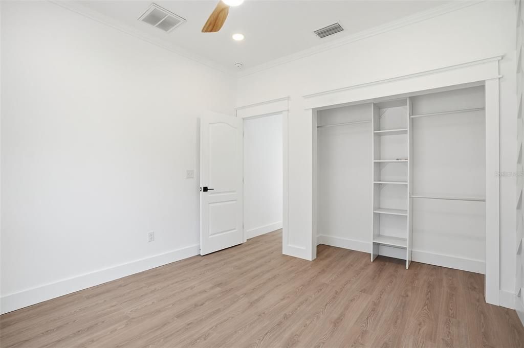 En Venta: $549,900 (3 camas, 2 baños, 2346 Pies cuadrados)