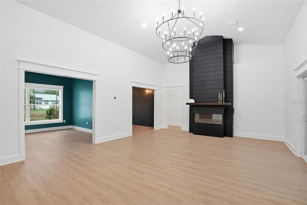 En Venta: $549,900 (3 camas, 2 baños, 2346 Pies cuadrados)